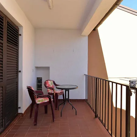 Apartment Near In Stinjan-istrien 44743